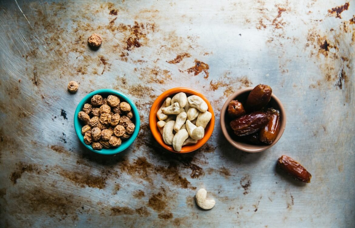 Top 10 Mindful Snacks for Healthy Eating On the Go