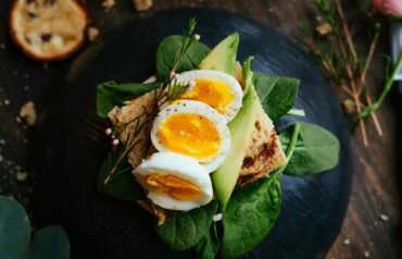 sandwich with boiled egg