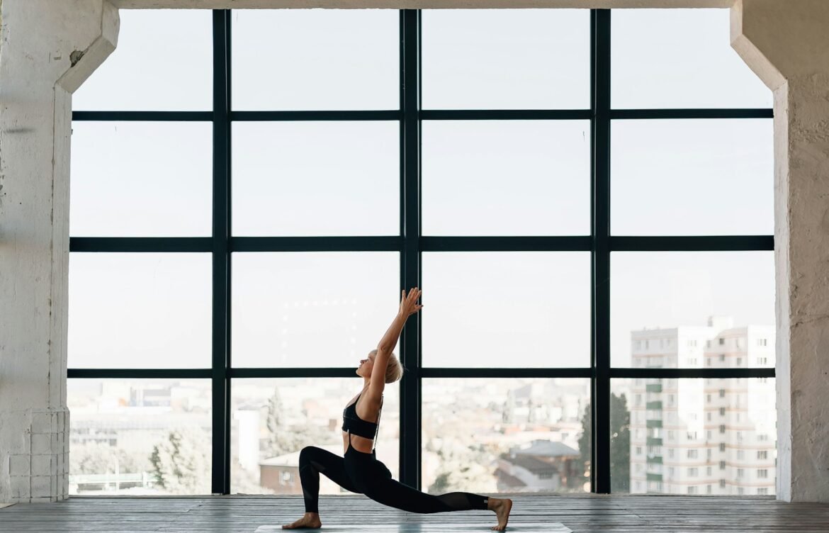How Multitasking While Eating Derails Your Health Goals
