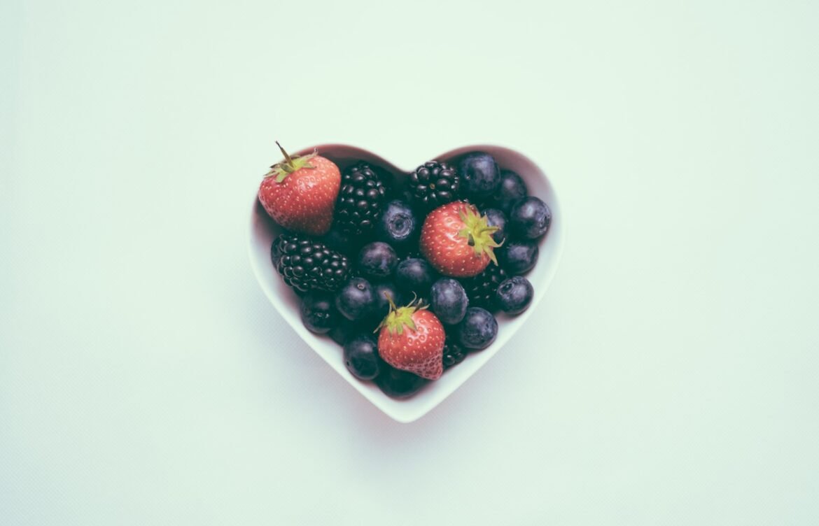 How Multitasking During Meals Derails Your Health Goals