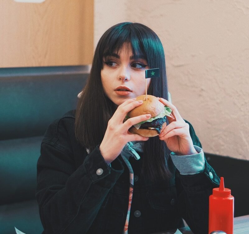 Transform Your Eating Habits With These 10 Mindful Eating Tips