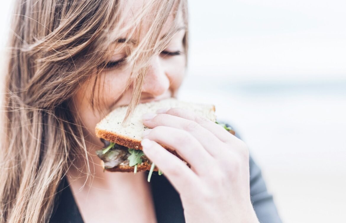 Mindless Eating: How Multitasking During Meals Leads to Weight Gain