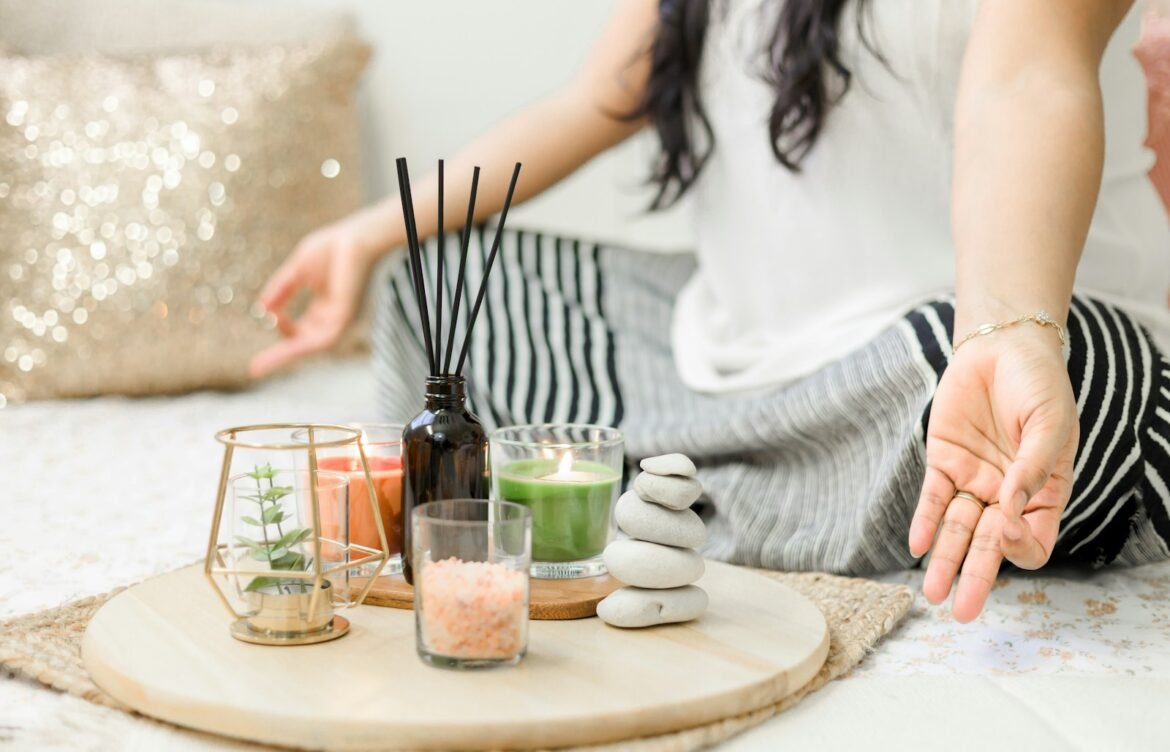 How Meditation Reduces Cravings and Controls Overeating Naturally